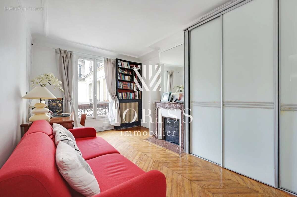 Appartement à PARIS-10E