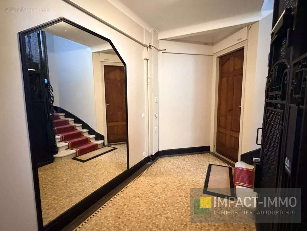 Appartement à COURBEVOIE