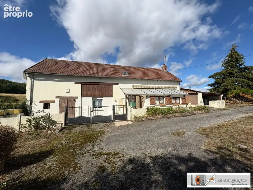Maison 114 m² à Saint-Julien-La-Genete  - photo 5