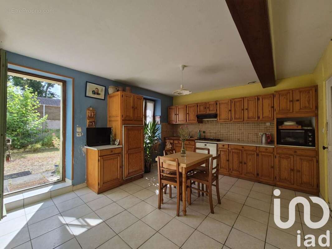Maison 120 m² à Cersay  - photo 2