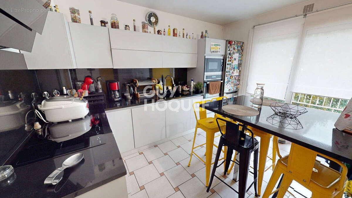 Appartement à LES PAVILLONS-SOUS-BOIS