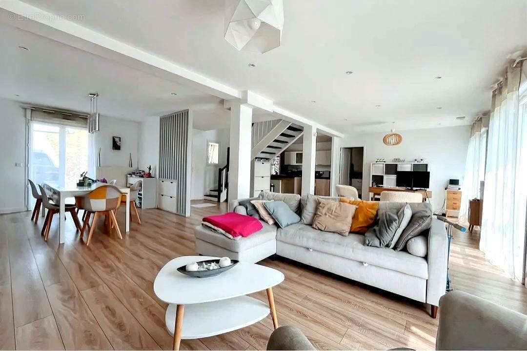 Maison à CRECY-LA-CHAPELLE