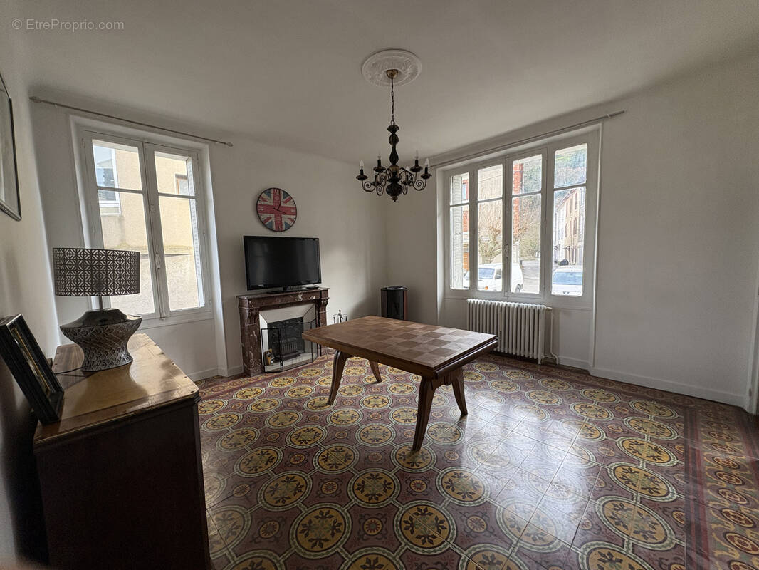 Maison à MOLIERES-SUR-CEZE