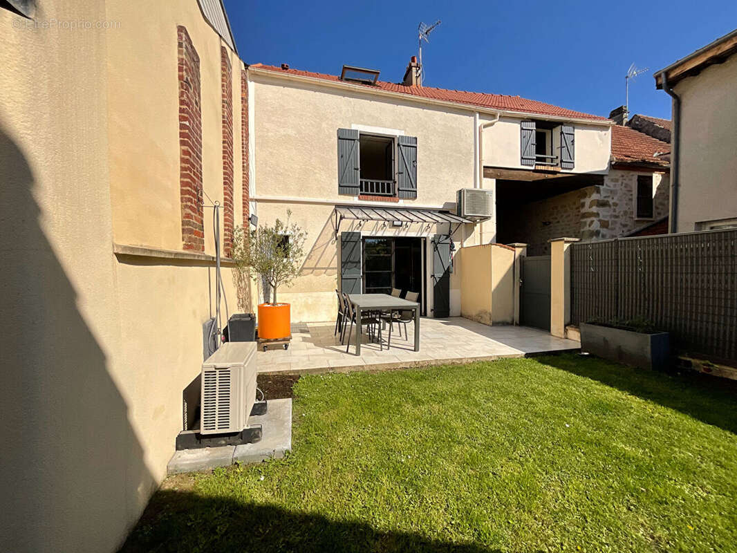 Exclusivité ** maurecourt ** corp de ferme en parfait état général ** - photo 9