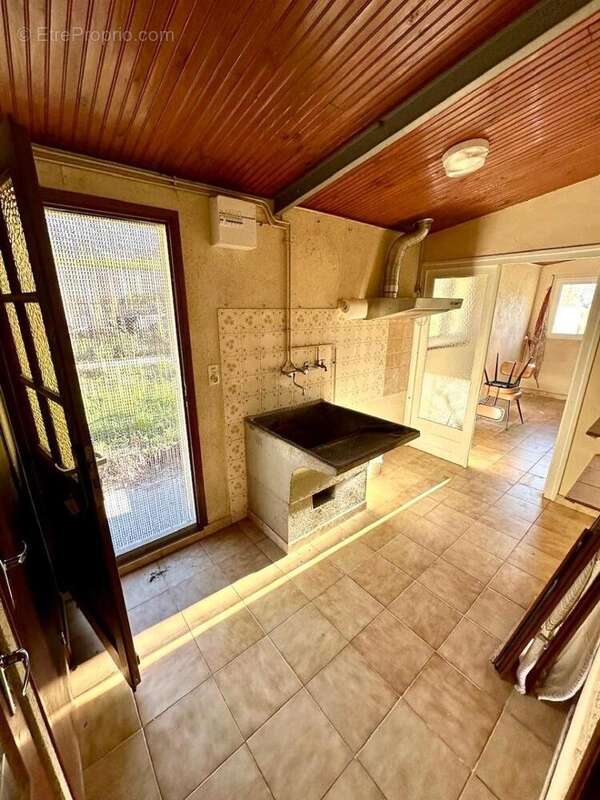   - Maison à LUZENAC