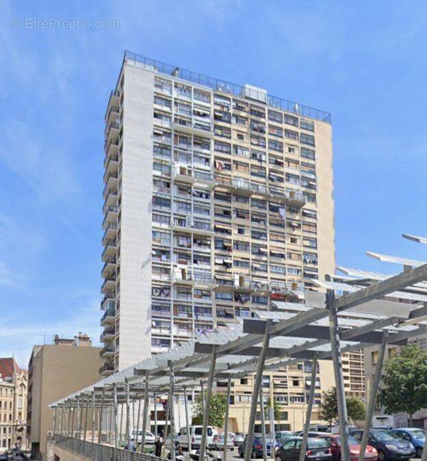 Appartement à MARSEILLE-3E