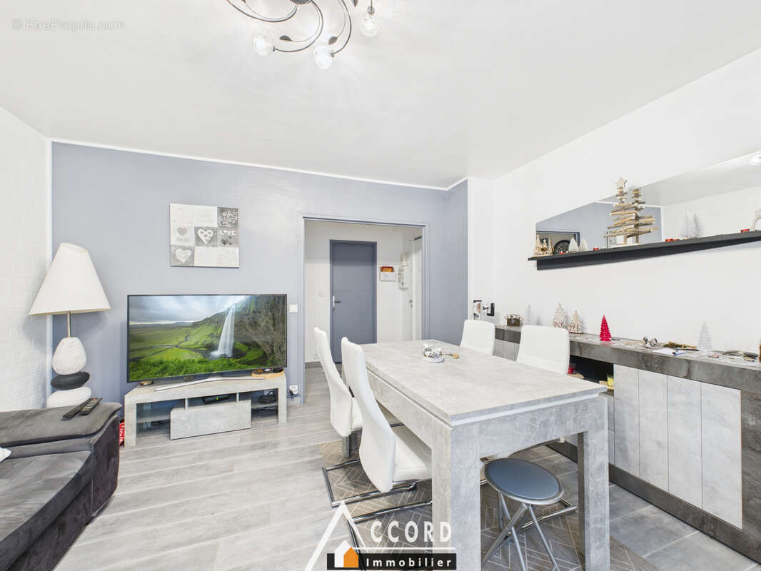 Appartement à SARTROUVILLE