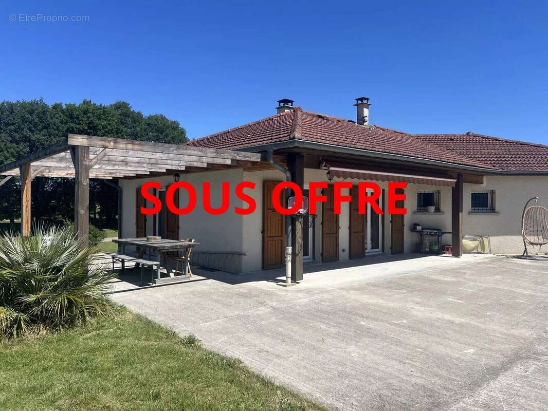 Maison à SAINT-HILAIRE-DU-ROSIER