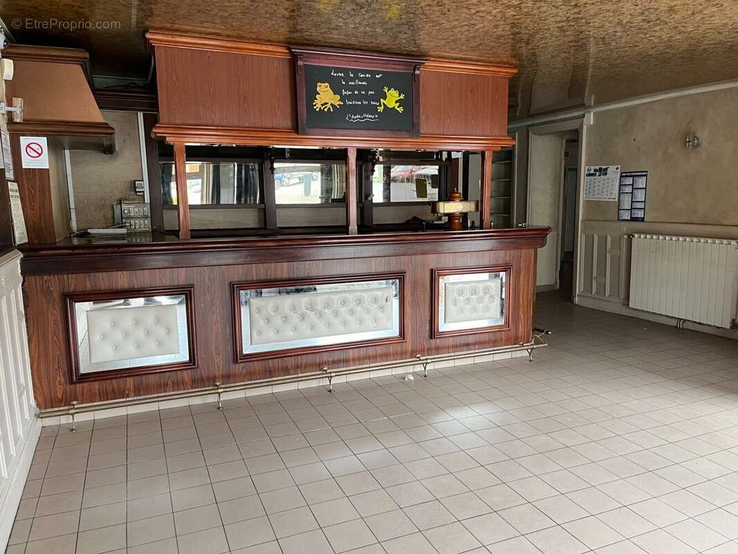 Autre à COURS-LA-VILLE