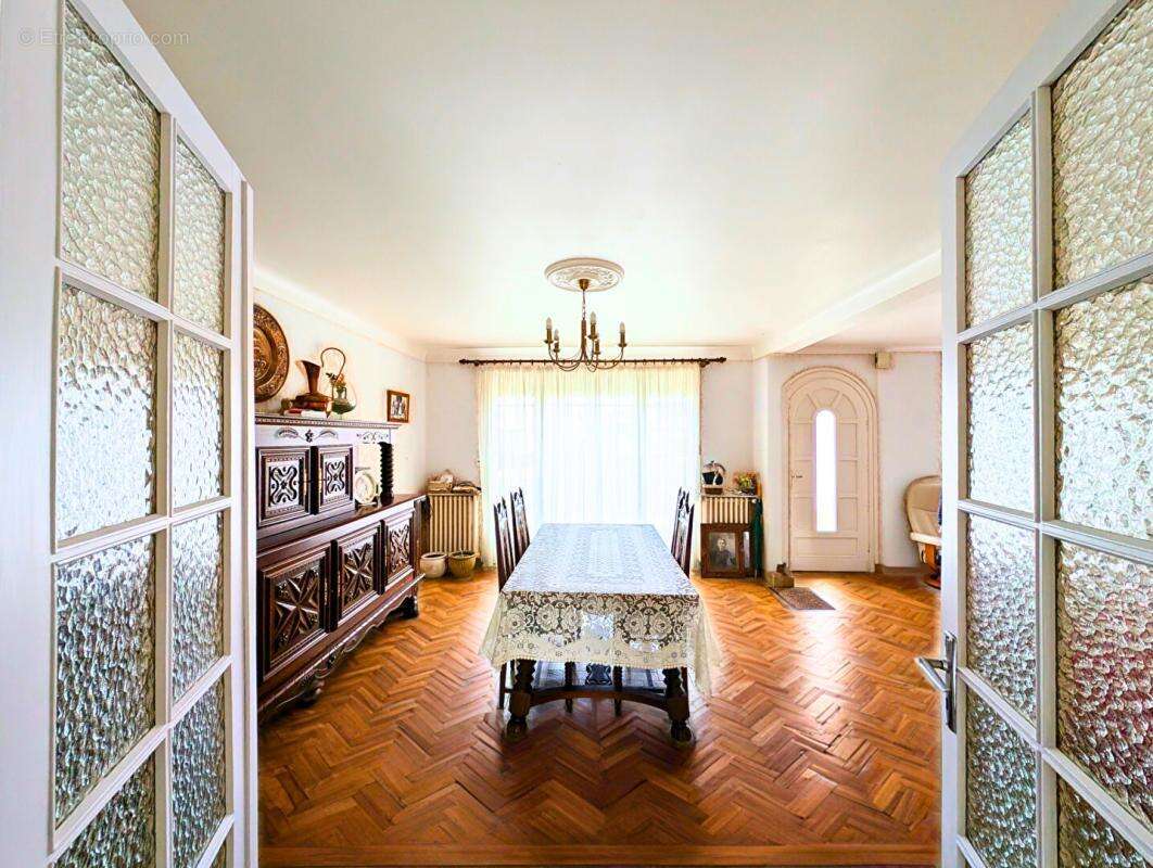 Maison à SAINTE-LUCE-SUR-LOIRE