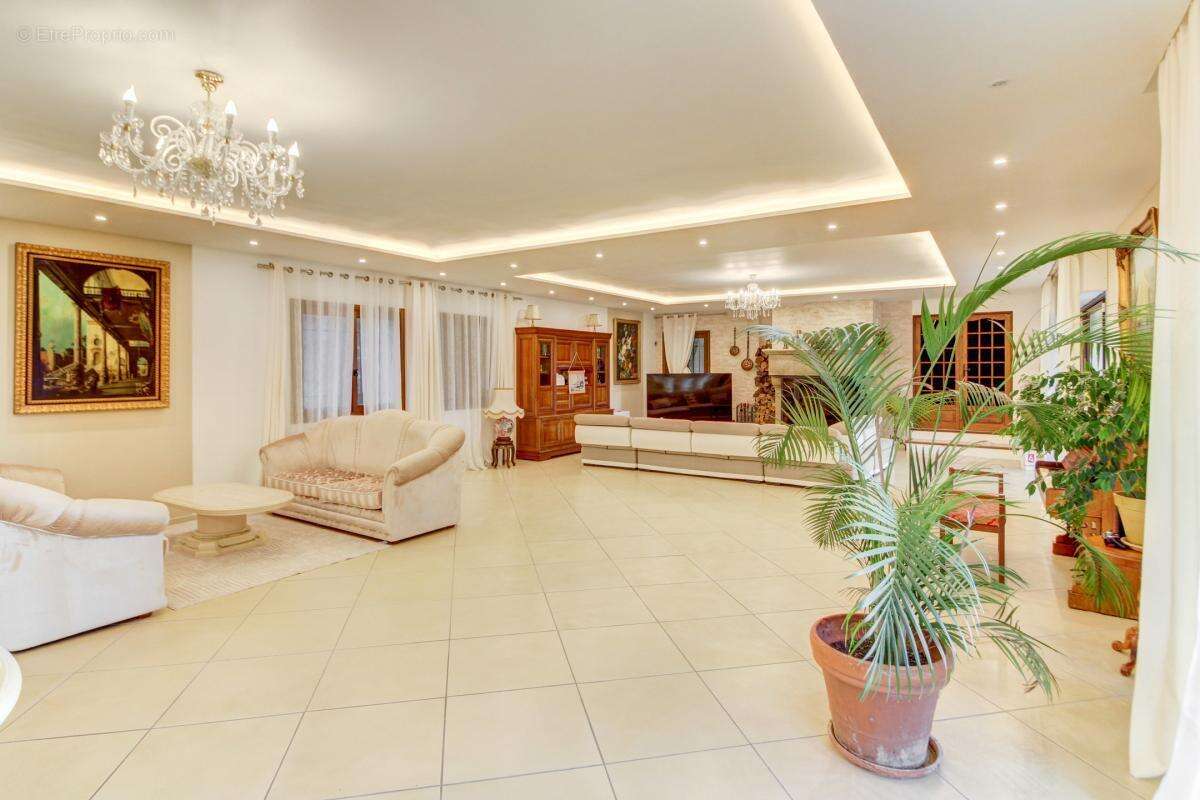 Maison à LA COLLE-SUR-LOUP