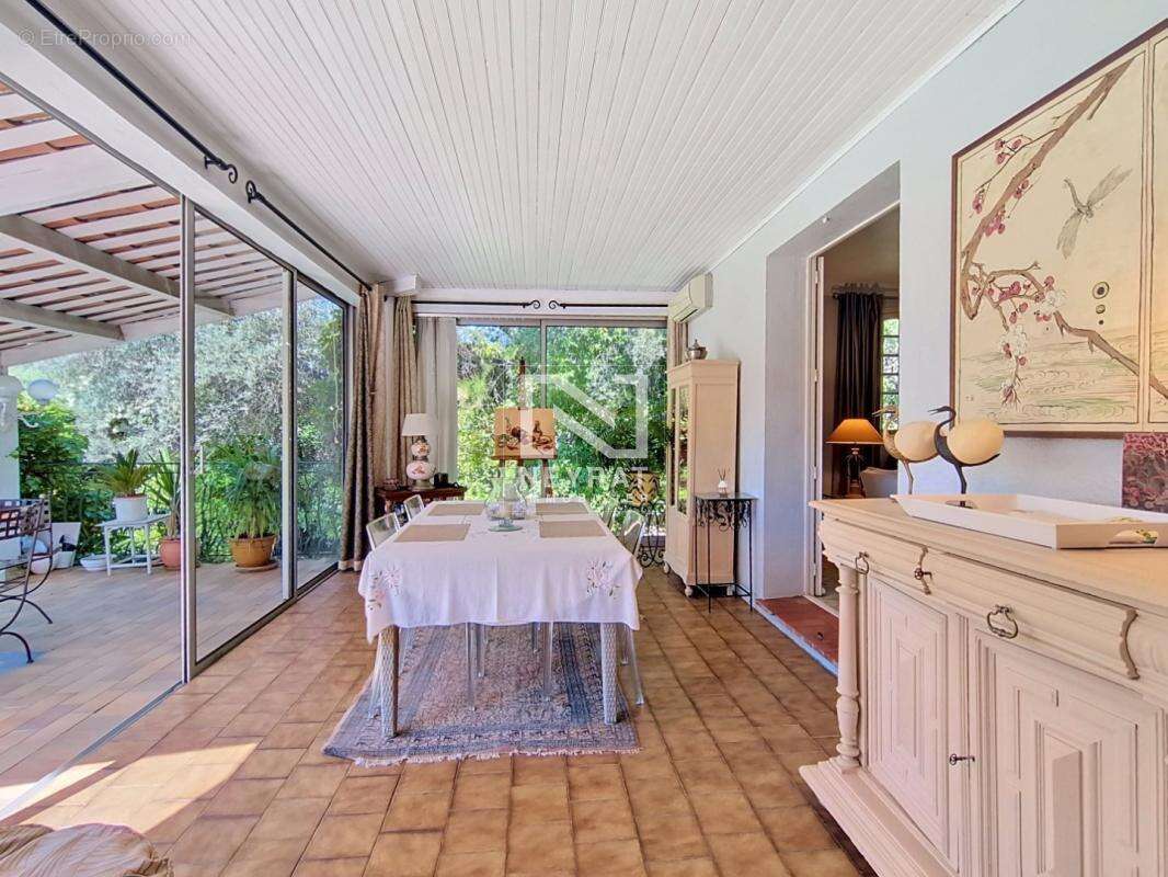 Maison de plain pied 3 chambres, piscine, grand terrain - photo 7