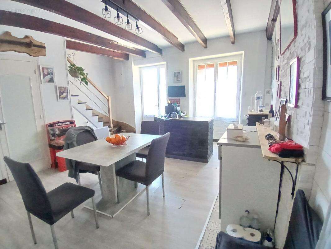 Maison à CHAMPAGNE-MOUTON