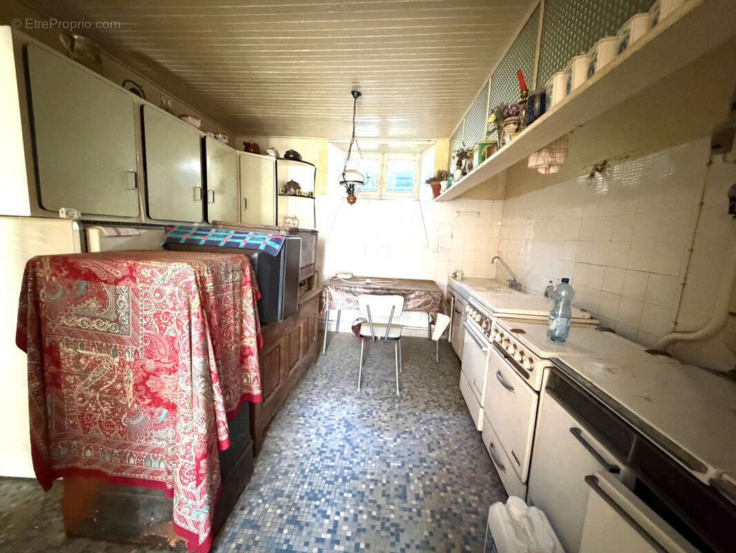 Marcenat centre  Jolie maison de 118 m2 avec 15 427 m2 de terrains au cœur du Cézallier - photo 5