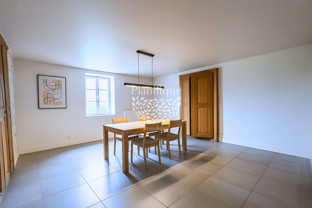 Maison à FEIGERES