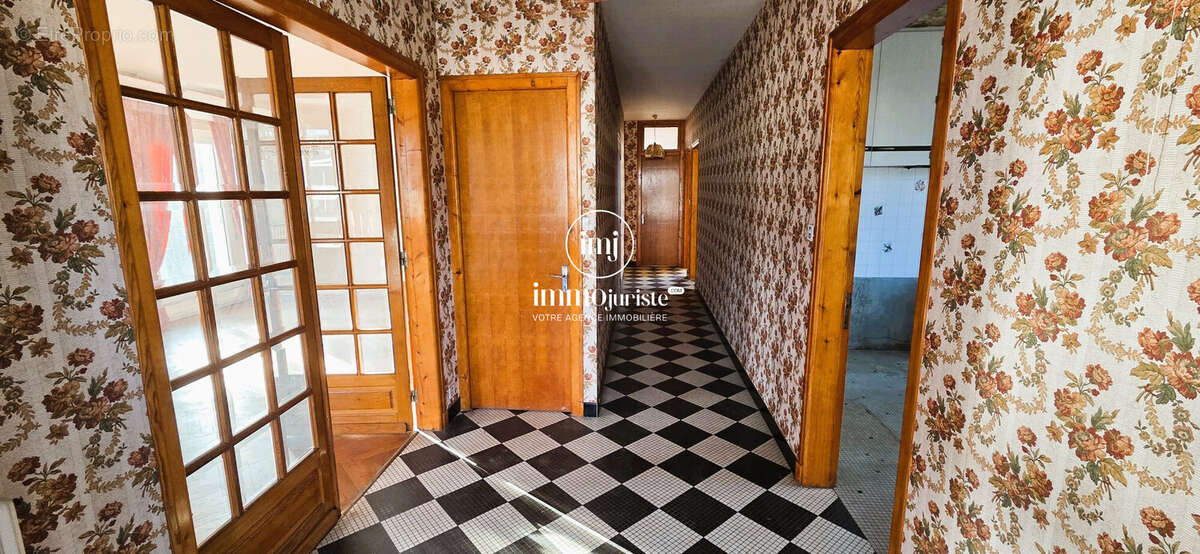 Maison 165 m² à Saint-Yrieix-La-Perche  - photo 4