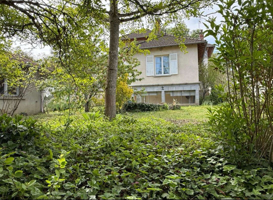 Maison à YZEURE