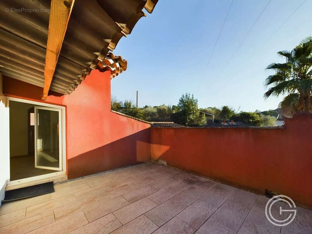 Maison en copropriété - Quartier du Crouzelier - Contes - photo 10