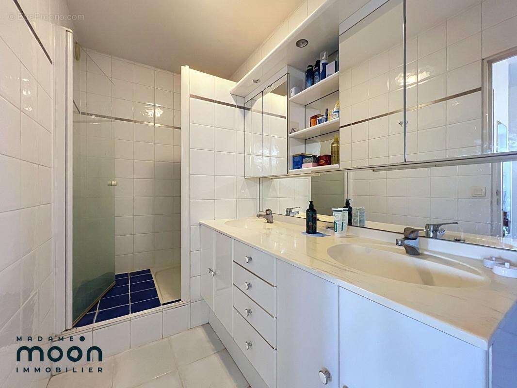 Appartement T4/5 de 86 m² avec garage et cave – Lyon 5e Champvert – Commerces et bus à pied, résidence rénovée - photo 7