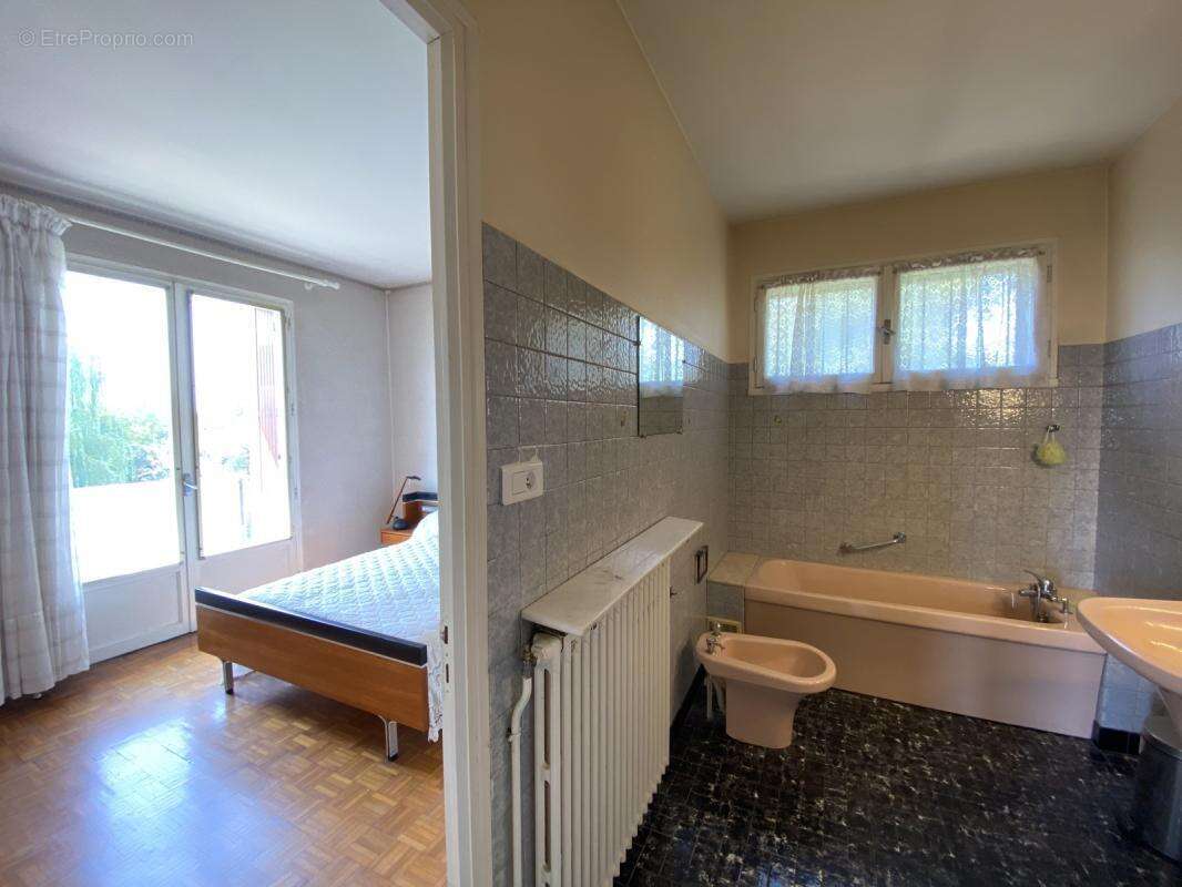 Maison 8 pièces 215 m² Balma  Grand terrain au calme - photo 9