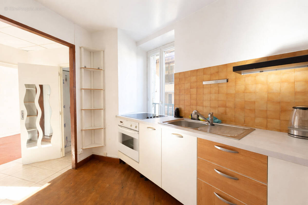 Appartement à LEZIGNAN-CORBIERES