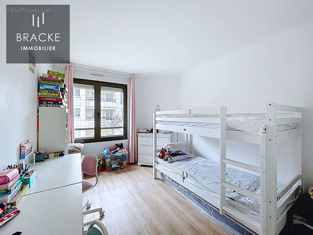 Appartement à COURBEVOIE