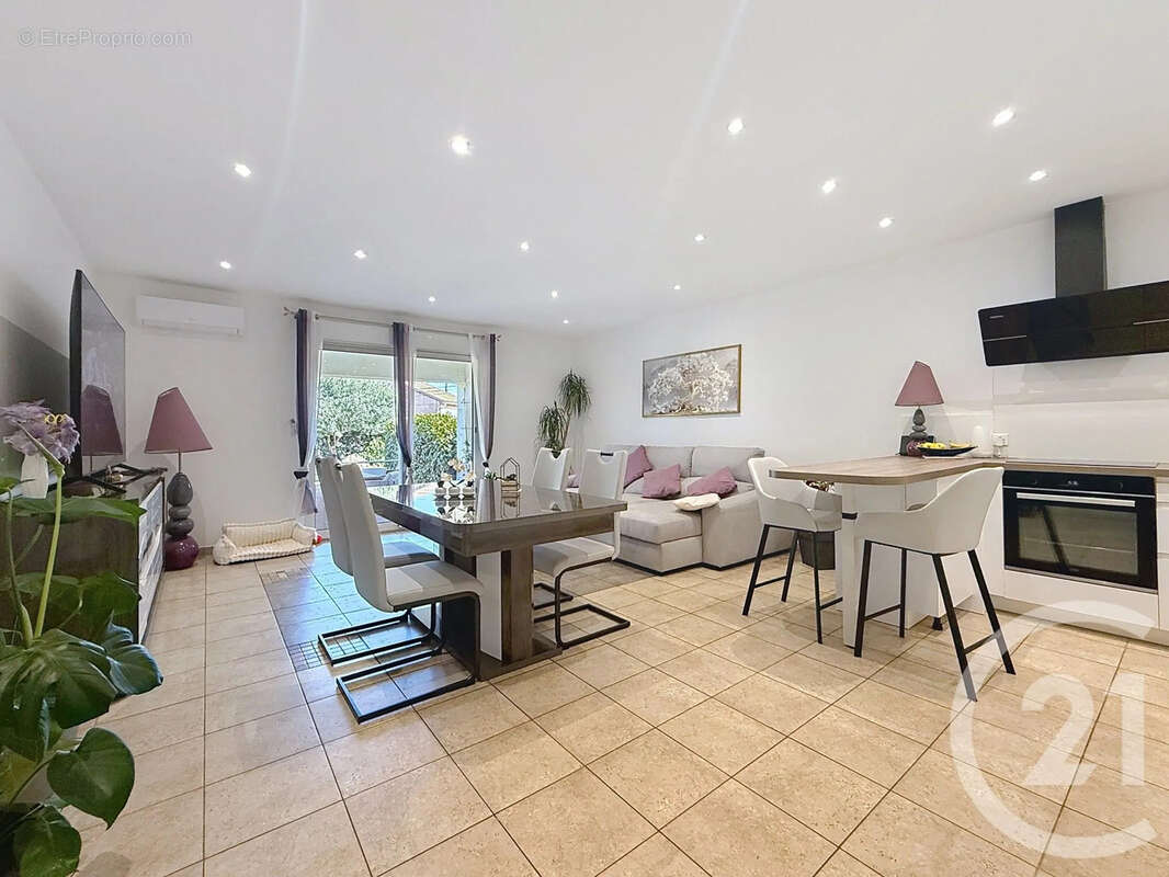 Appartement 79 m² à Santa-Lucia-Di-Moriani  - photo 3