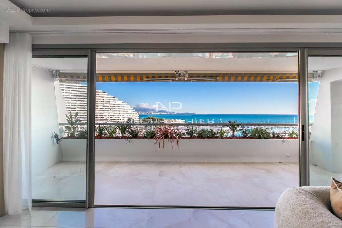 Appartement à VILLENEUVE-LOUBET