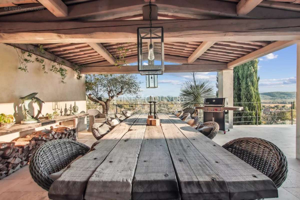 Maison à TOURRETTES