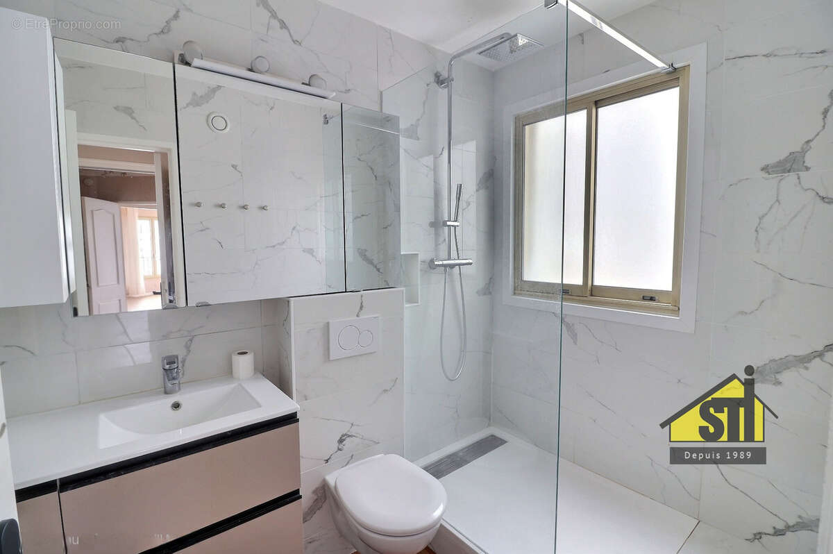 Appartement à PARIS-14E