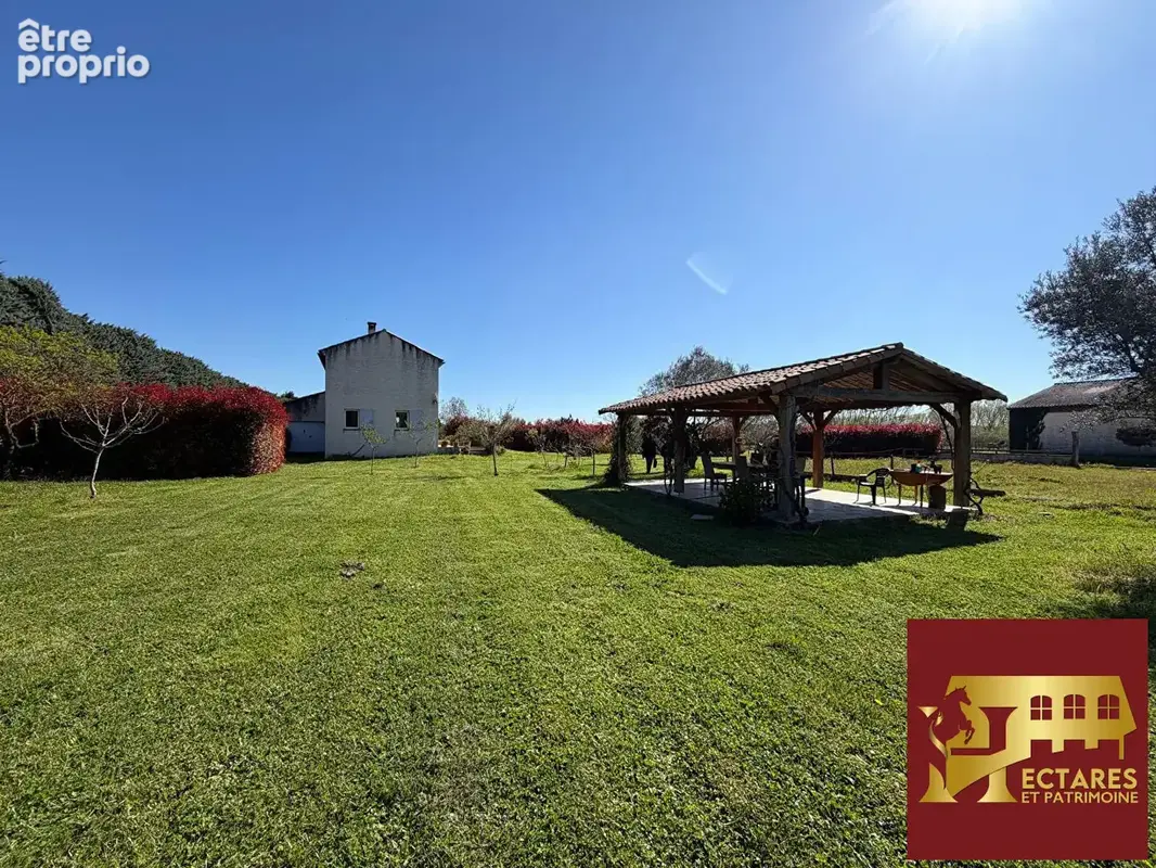 Propriété equestre - 11 Hectares - Nimes - - photo 9