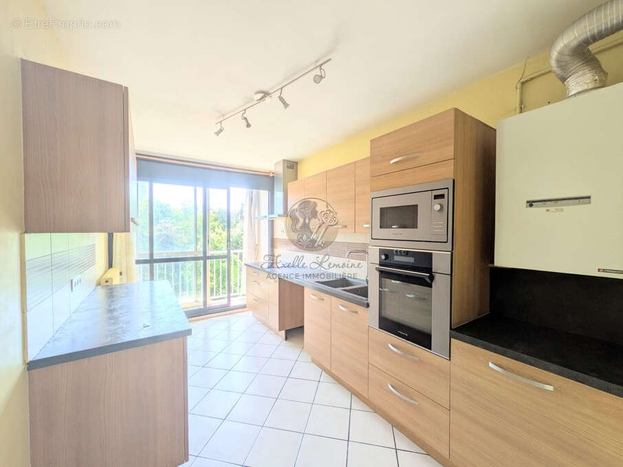 Vue dégagée sur la Saône   Beau T3 de 74 m2 avec garage dans résidence de standing - photo 5