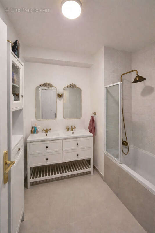 Appartement à VERSAILLES