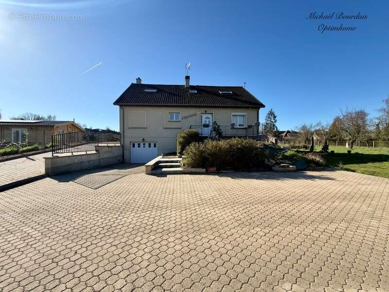 Maison à PONTVALLAIN