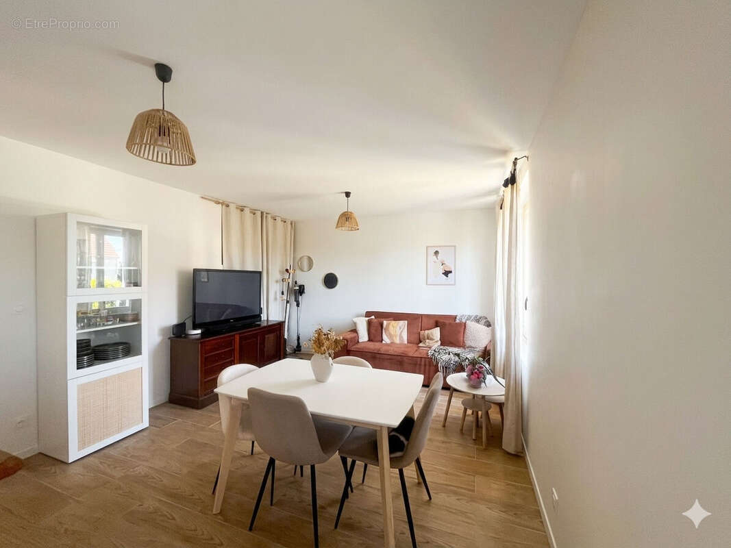Maison à NAZELLES-NEGRON