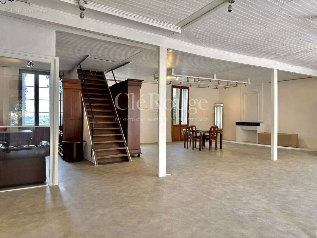 Duras – Immeuble de caractère avec double habitation et potentiel commercial - photo 2