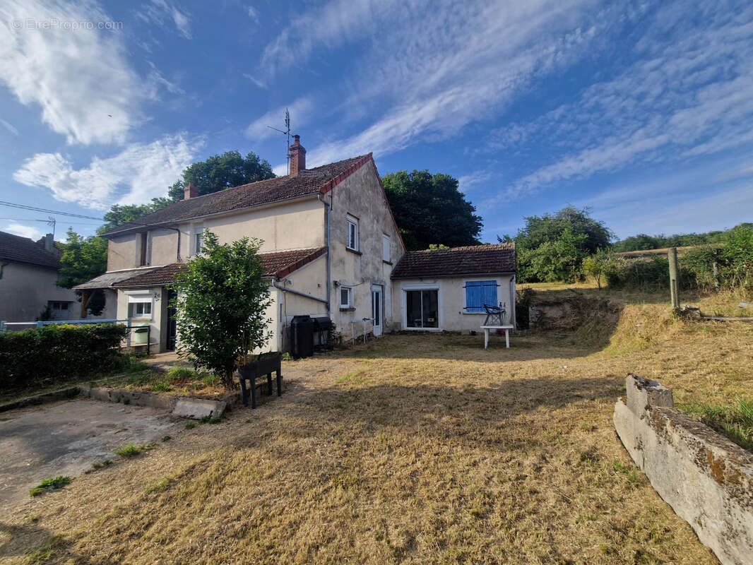 Maison à SAINT-LEGER-DU-BOIS