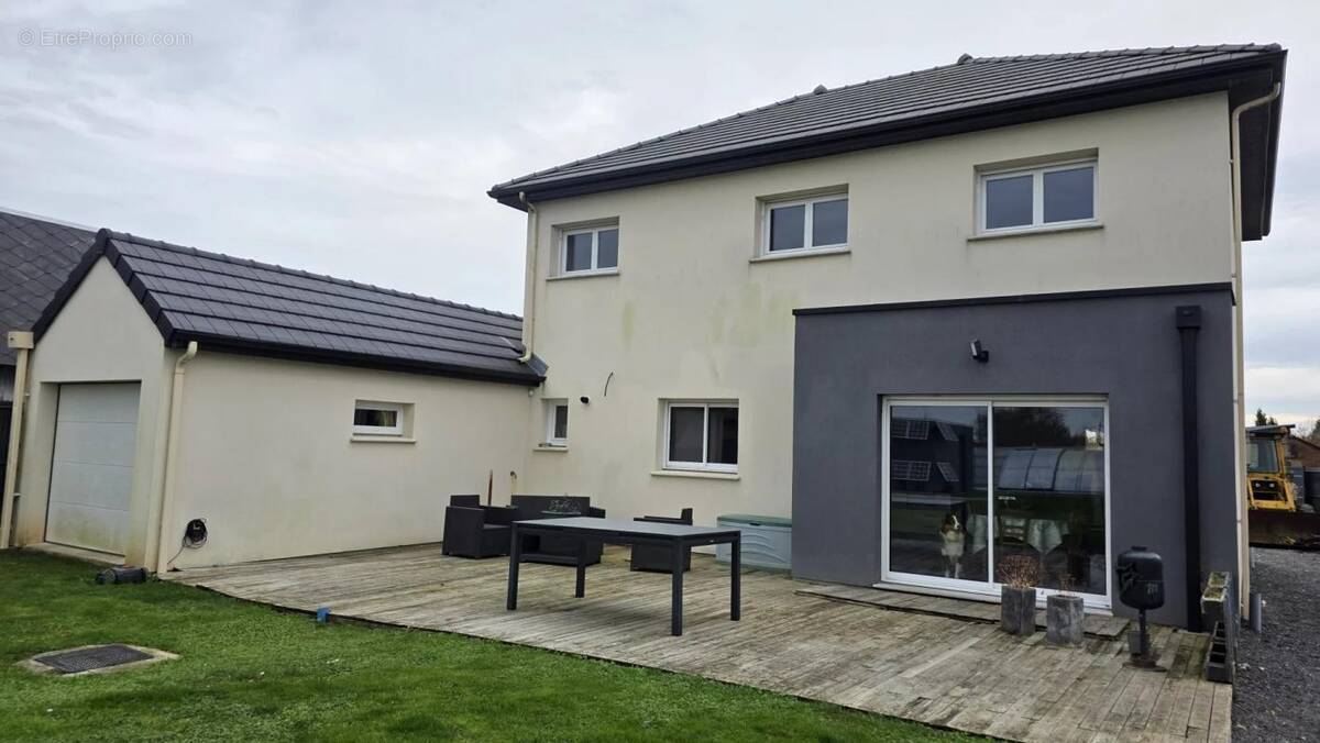 Maison à GRANDVILLIERS