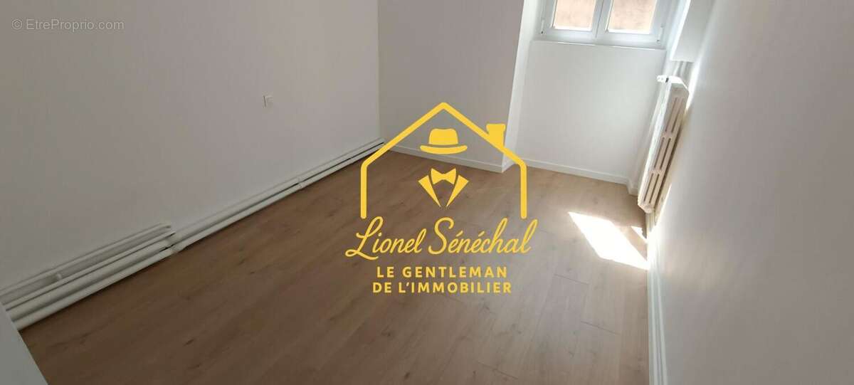Appartement  lumineux et rénové de 3 pièces de 50 m2 à Savigné l' Evêque - photo 3