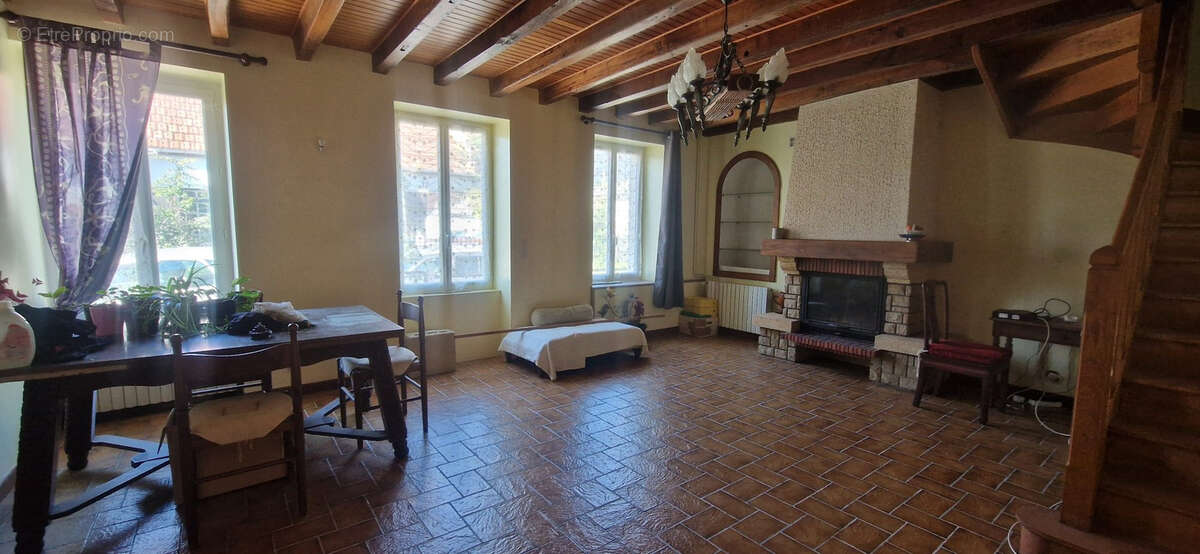 Maison à LE CHATELET