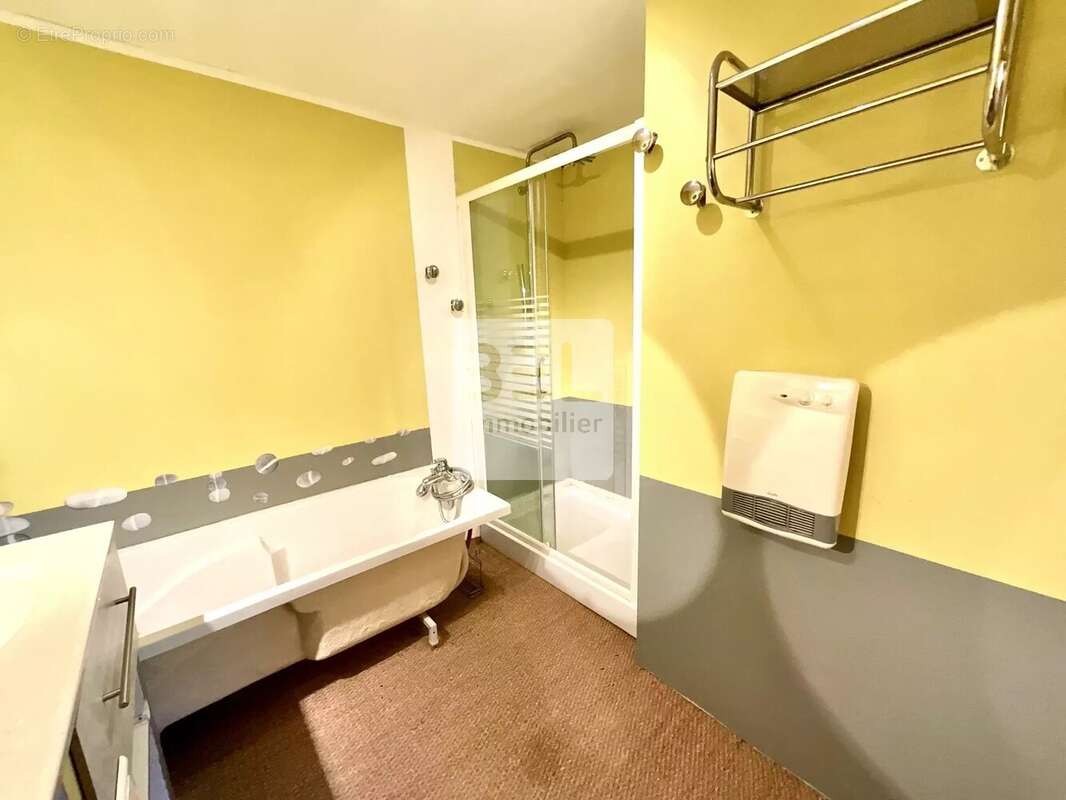 Maison à SAINT-VICTOR-DE-MALCAP