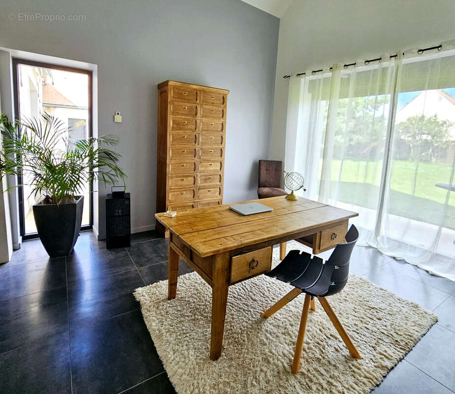 Maison à BRIIS-SOUS-FORGES