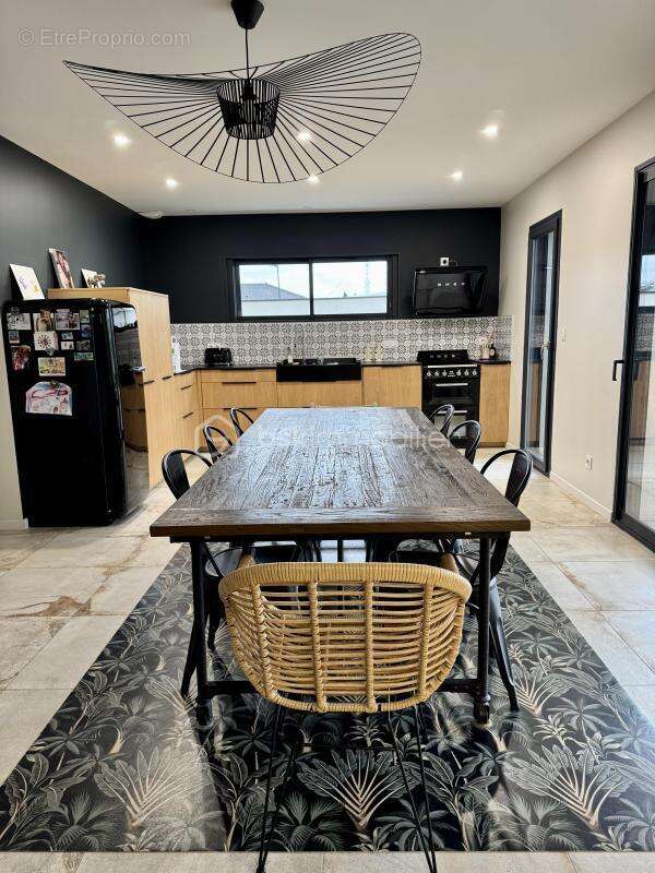 Maison à PONT-EVEQUE