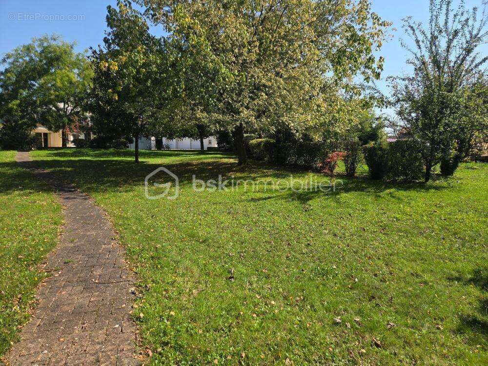 Maison à VERNOUX-EN-GATINE