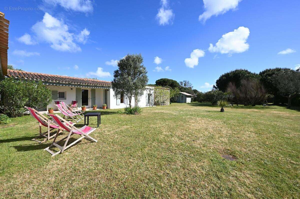 Maison à LES PORTES-EN-RE