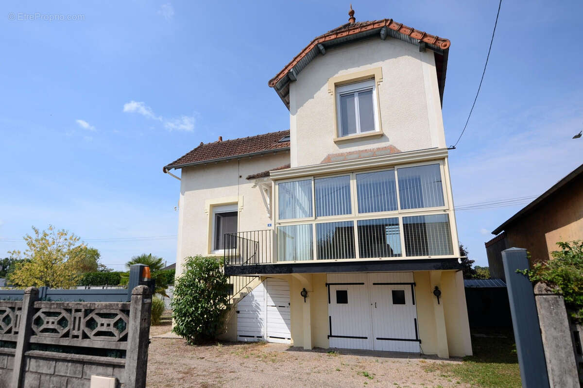 Maison à GUEUGNON