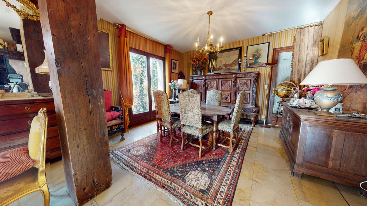 Maison à CHEVIGNY-SAINT-SAUVEUR