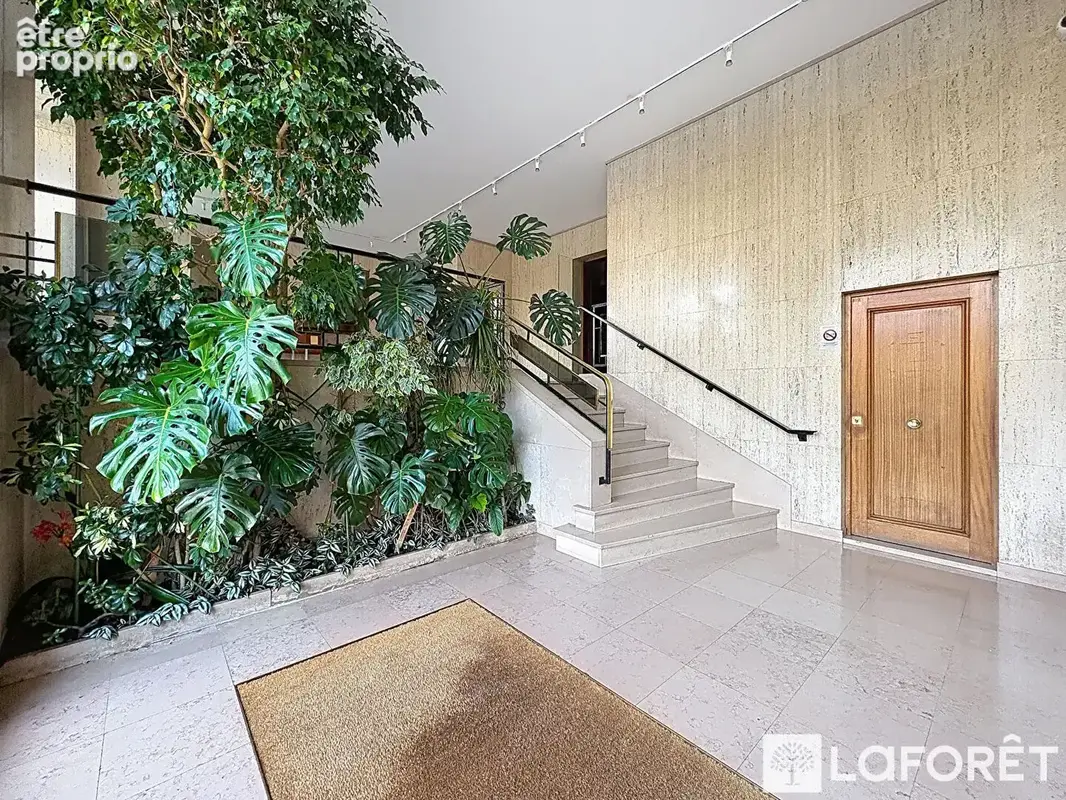 Rare!  Appartement T4 -104.72 m2 dernier étage terrasse - photo 11