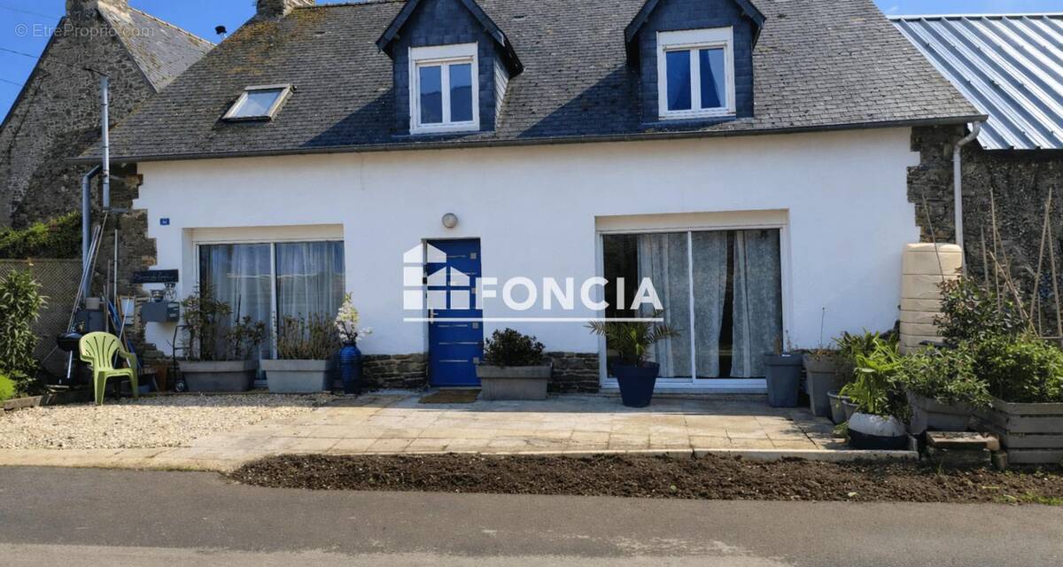 Maison à BAGUER-PICAN