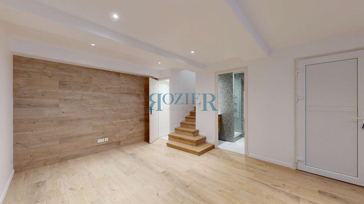 Appartement à VALLAURIS